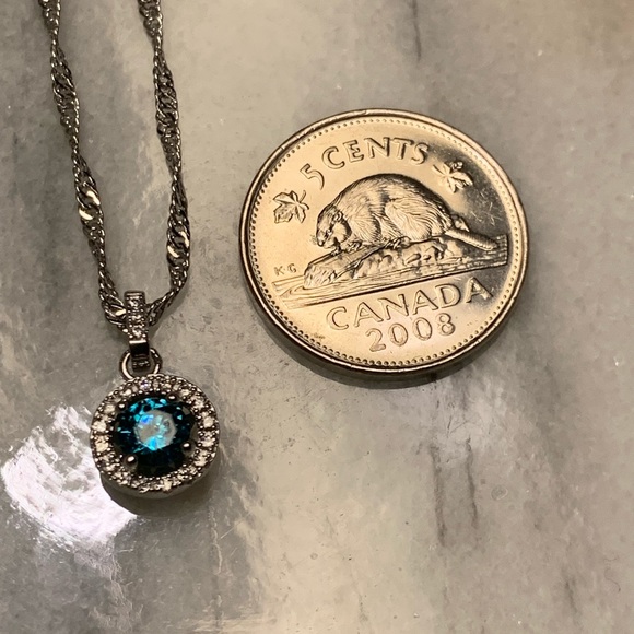 Sterling Silver .925 Green  CZ Pendant Necklace - Picture 3 of 3